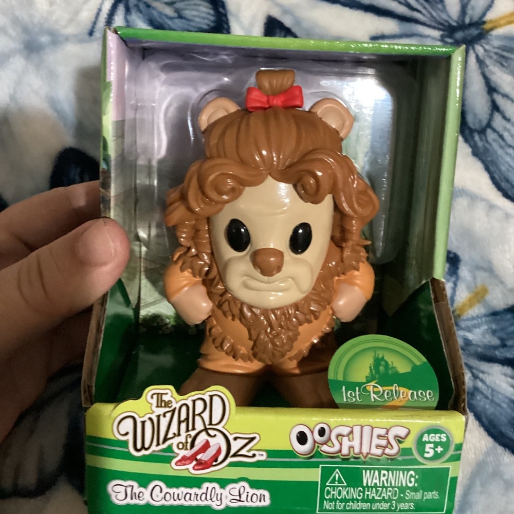 New Ooshies Figure- The wizard of Oz The Cowardly Lion